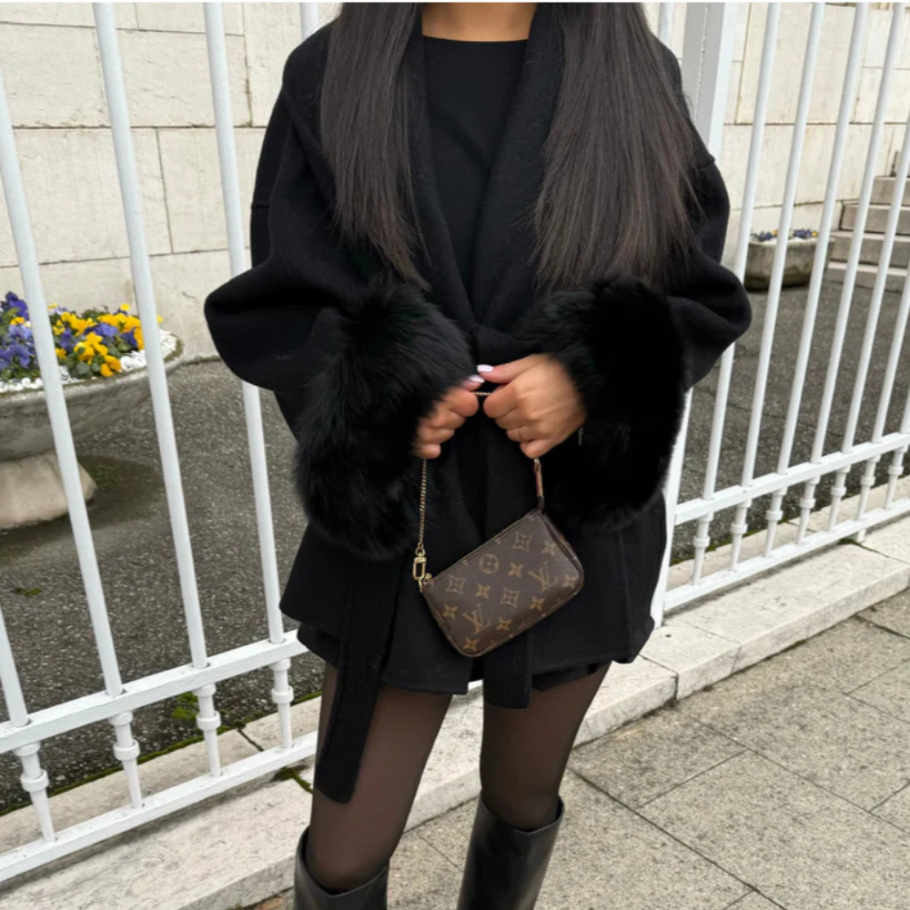 MANTEAU EN LAINE AVEC FOURRURE - NOIR ÉLÉGANT